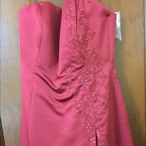 Beautiful bridesmaid dress, never worn